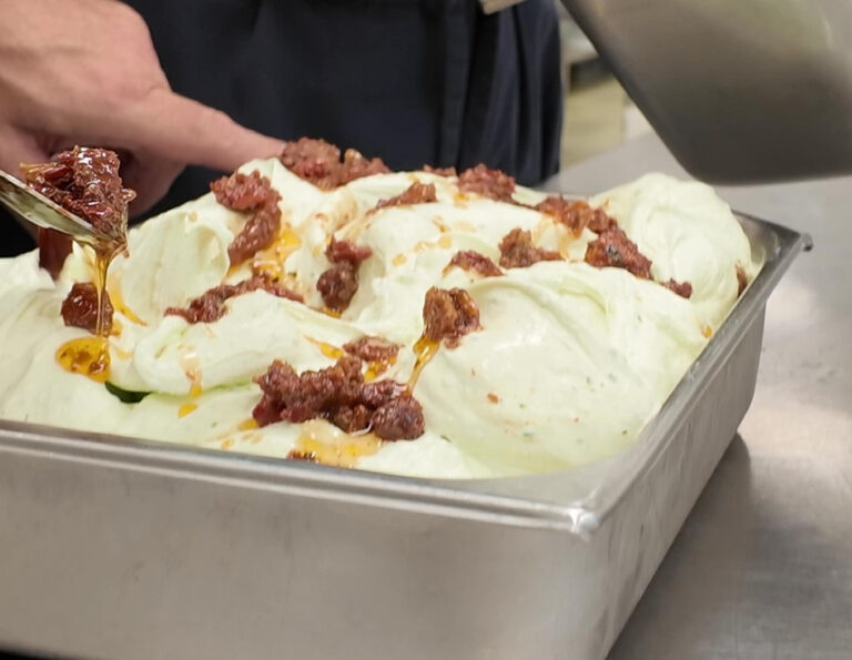 Des glaces salées à la burrata, truffe et basilic proposées à Ittenheim cet été.