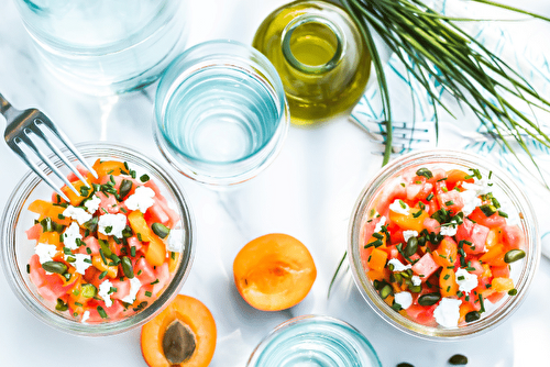 Recette de salade de pastèque et abricot sur Chrisrecettes : une option estivale saine.