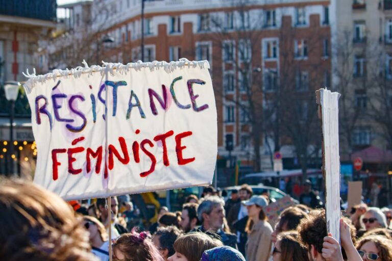Journée des droits des femmes : des milliers de manifestants mobilisés à travers le pays.