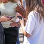 Contrôle des réseaux sociaux : un défi pour les autorités face aux moins de 15 ans.