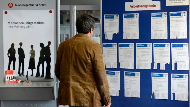 La France en tête des dépenses pour l’emploi en Europe, mais parmi les plus hauts taux de chômage.
