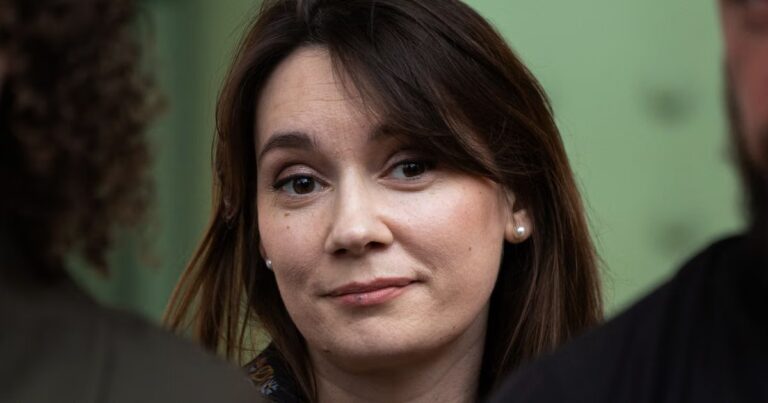 Expulsion de la chroniqueuse pro-Kremlin Xenia Fedorova par les autorités compétentes