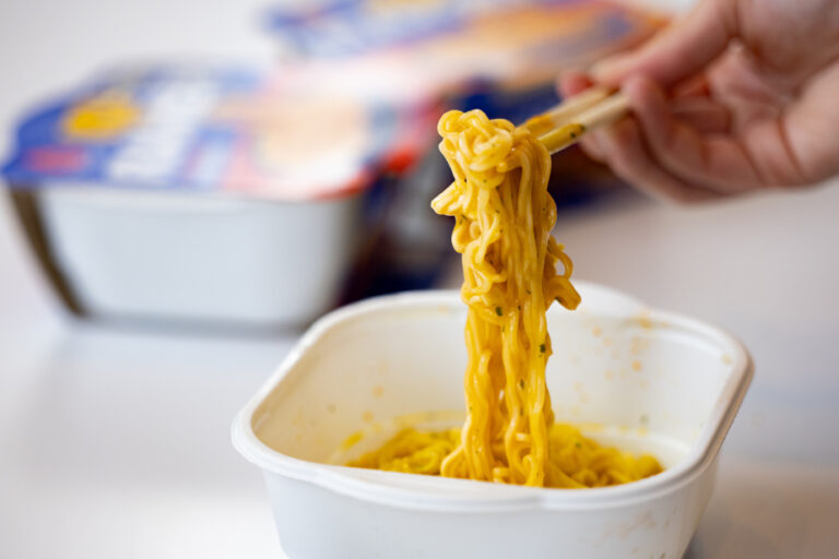 Kraft Dinner introduit une nouvelle gamme de ramens au fromage au Canada.