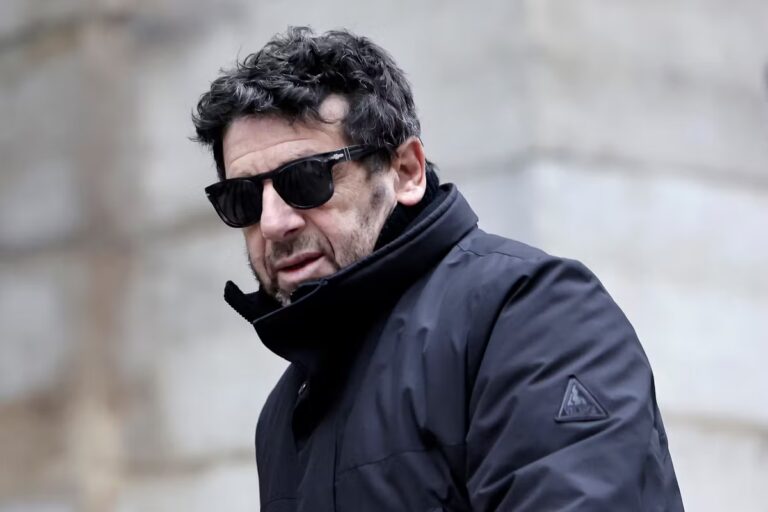 Patrick Bruel visé par une plainte pour viol d’une mannequin de 16 ans en France.