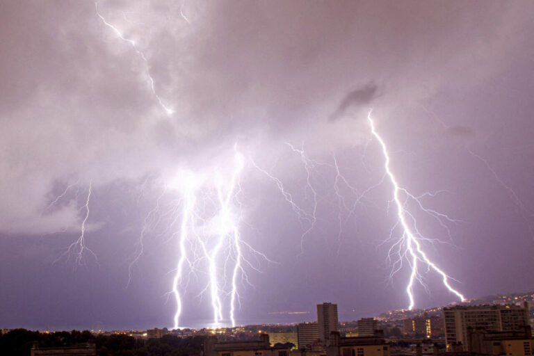 Orages violents et grêle : les Bouches-du-Rhône en alerte orange, météo en direct.