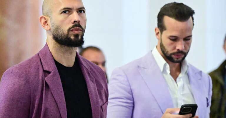 Andrew et Tristan Tate, influenceurs masculinistes, interpellés par la police à Miami.