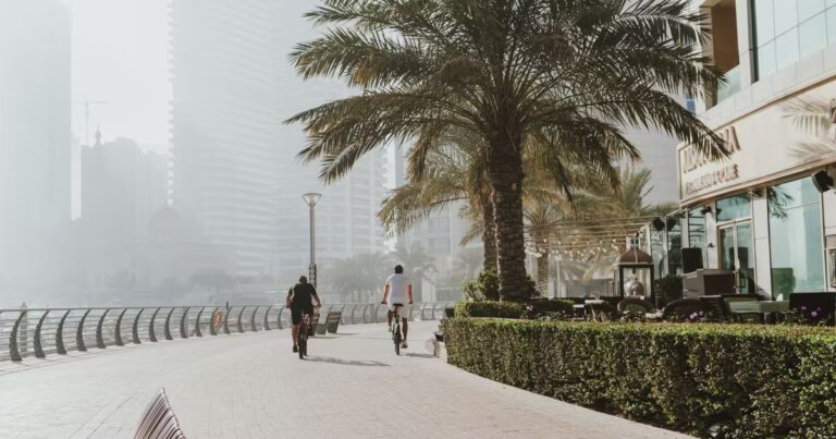 Expatriés en Dubaï : analyse des raisons de leur choix de rester dans l’émirat.