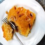 Recette du revani, gâteau turc à la semoule et au sirop, à réaliser facilement chez soi.