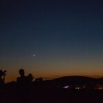 Alignement de la Lune, de Mars et des Pléiades visible avant l’aube pour les astronomes.