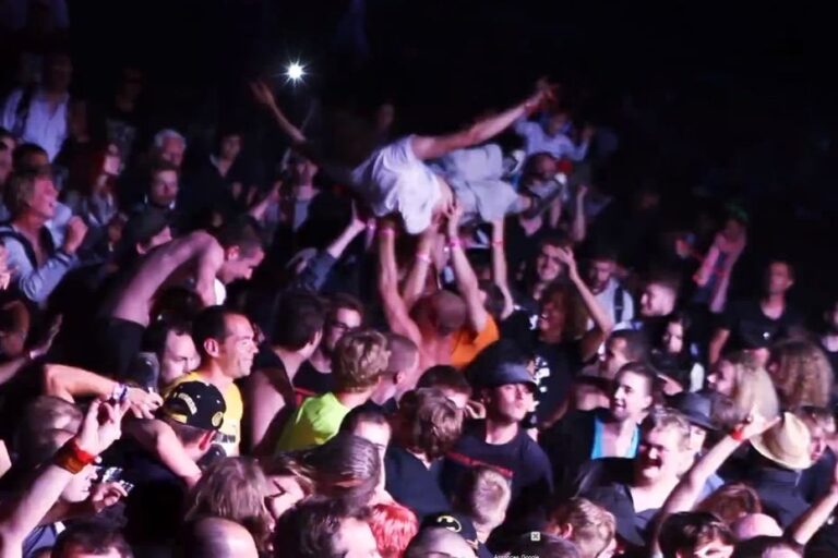 Rock en Stock : Annulation de la dernière journée du festival à Étaples en raison de rafales de vent.