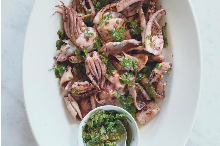 Recette d’encornets à la coriandre et au citron vert, simple et rapide à réaliser.