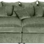 Lisa Design présente un canapé droit 4 places avec double chaise en velours texturé vert.