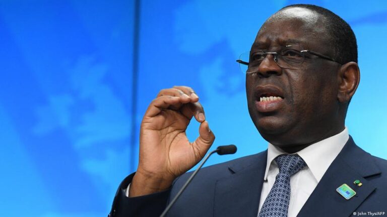 La visite de Macky Sall suscite des tensions au sein de la société sénégalaise.