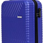 Del présente une valise cabine de 55 cm en ABS léger, dotée de roulettes doubles et d’un verrou à code.