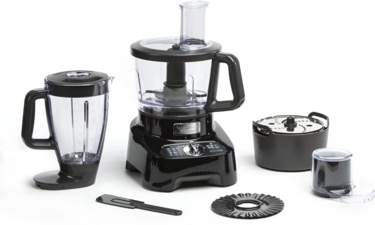 Moulinex lance le robot culinaire DoubleForce FP821811 avec 28 fonctions et puissance de 1000 W.