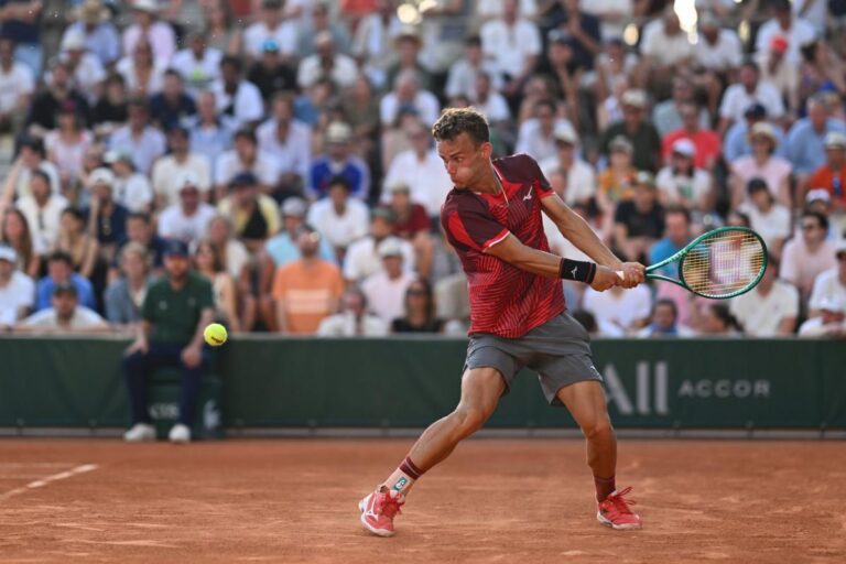 Luca Van Assche atteint les quarts de finale de l’Open d’Estoril.