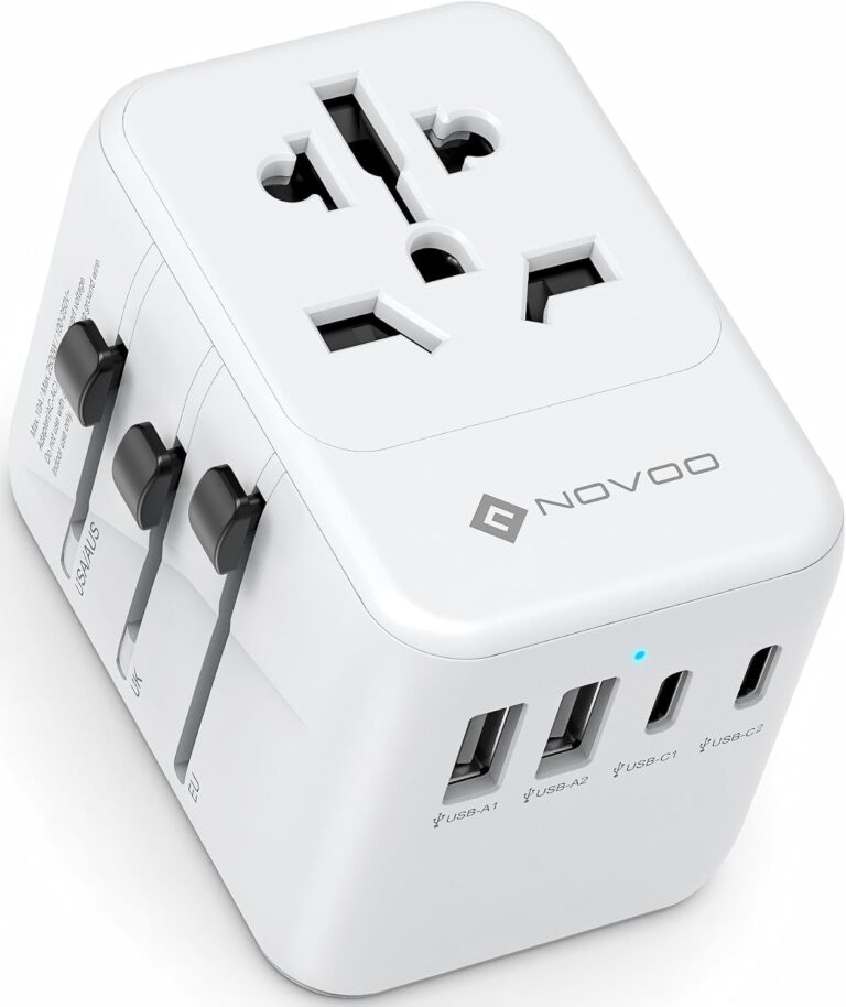 Adaptateur universel NOVOO PD 21W : compatibilité avec 10 pays et multiple ports USB.