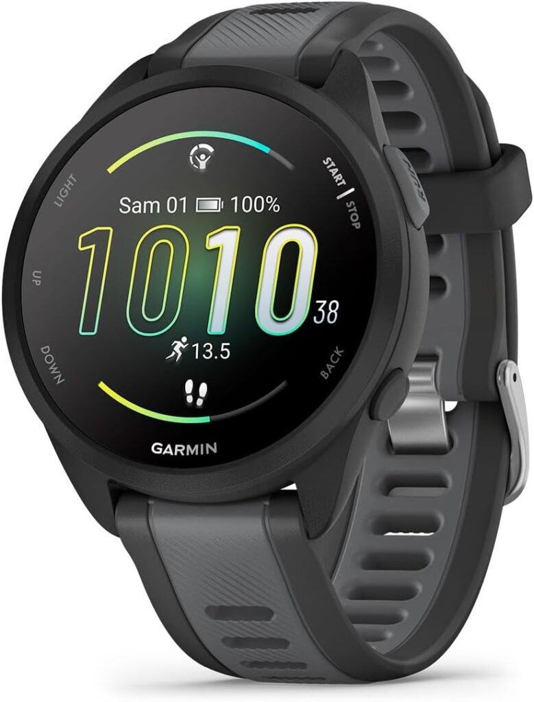 Garmin présente la montre GPS Forerunner 165 avec affichage AMOLED et boîtier de 43 mm en noir/gris.