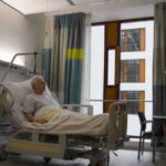 Maternité de Coulommiers : témoignage d’une infirmière sur les conditions de chaleur et de soins.