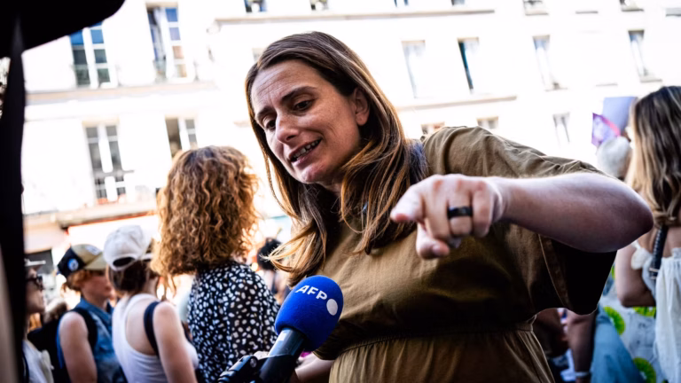 Tondelier et Wauquiez s’opposent sur l’absence de climatisation dans les trains en Auvergne-Rhône-Alpes