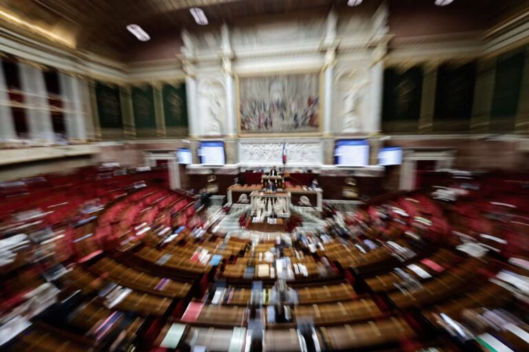 L’Assemblée nationale adopte l’imprescriptibilité des crimes sexuels sur mineurs.