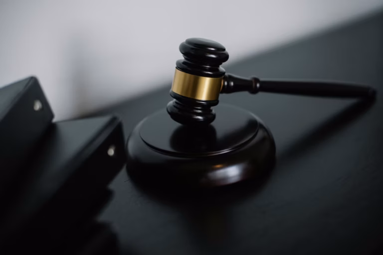 Royaume-Uni : étudiant chinois condamné à perpétuité pour avoir drogué et violé dix femmes.