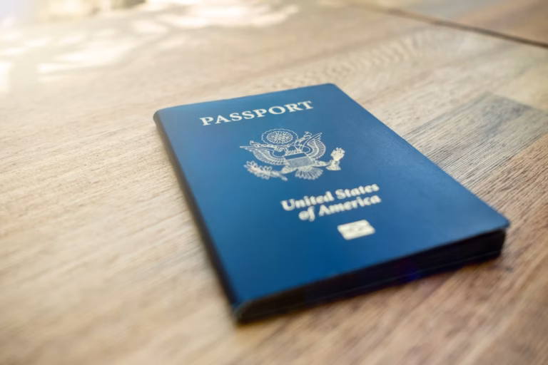 Une juge américaine ordonne la reprise de la délivrance de passeports non conformes au genre.