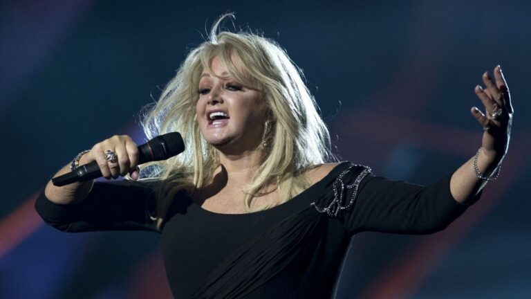 La chanteuse britannique Bonnie Tyler décède à 75 ans, annonce sa famille.