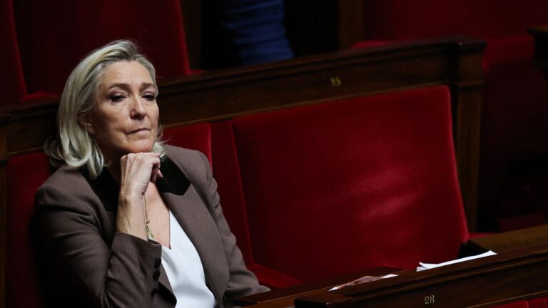 La justice française autorise Marine Le Pen à utiliser le terme « renaissance » contre le parti Renaissance.