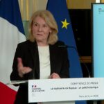 La ministre de la Culture envisage de modifier les horaires des festivals face aux vagues de chaleur.