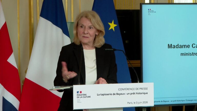 La ministre de la Culture envisage de modifier les horaires des festivals face aux vagues de chaleur.