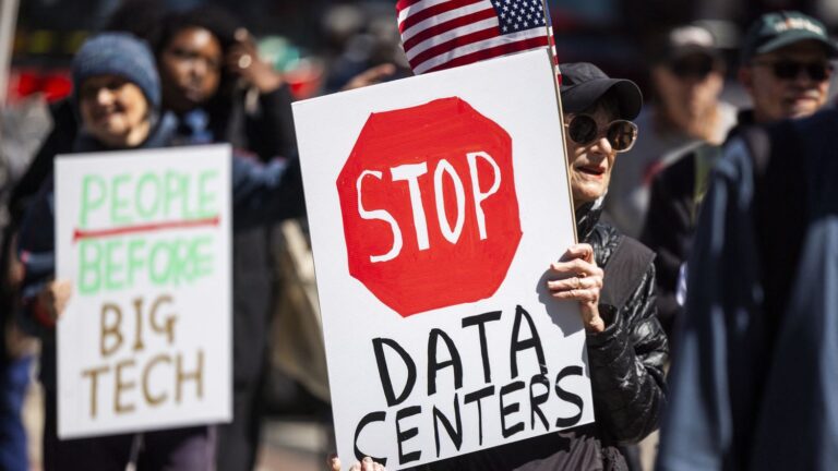 Mobilisation aux États-Unis contre l’implantation de data centers jugés non bénéfiques.