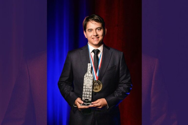 Clément Sommier, élu meilleur sommelier de France, évoque son parcours professionnel.