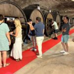 L&rsquo;œnotourisme dans le Var se diversifie au-delà du vin pour attirer de nouveaux visiteurs.