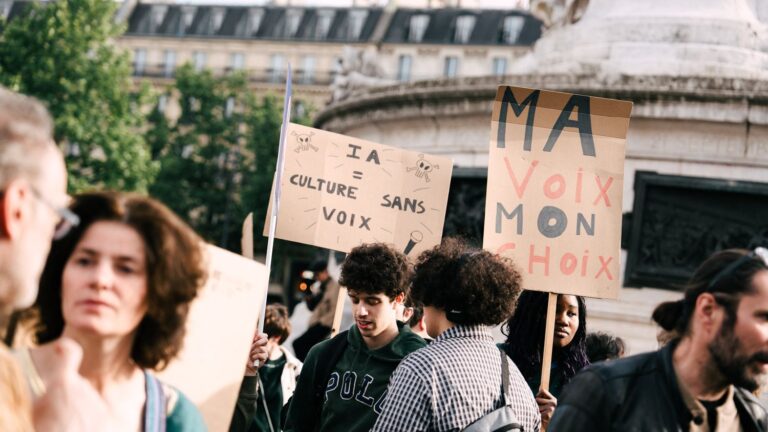 Des députés français demandent une contribution des fournisseurs d’IA aux droits d’auteur