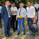 Grégory Doucet en baskets avec le préfet : Pierre Oliver critique et répond aux reproches.