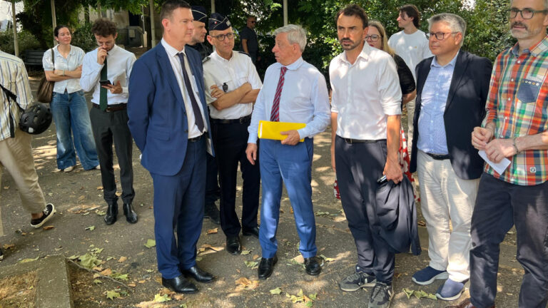 Grégory Doucet en baskets avec le préfet : Pierre Oliver critique et répond aux reproches.