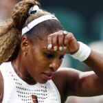 Serena Williams se blesse au genou après sa défaite au premier tour à Wimbledon