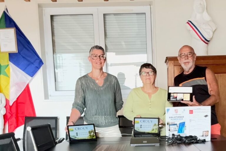 Des tablettes inutilisées créent une bibliothèque numérique dans une commune rurale.