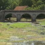 Sécheresse exceptionnelle en France : des sols atteignent des niveaux de sécheresse alarmants