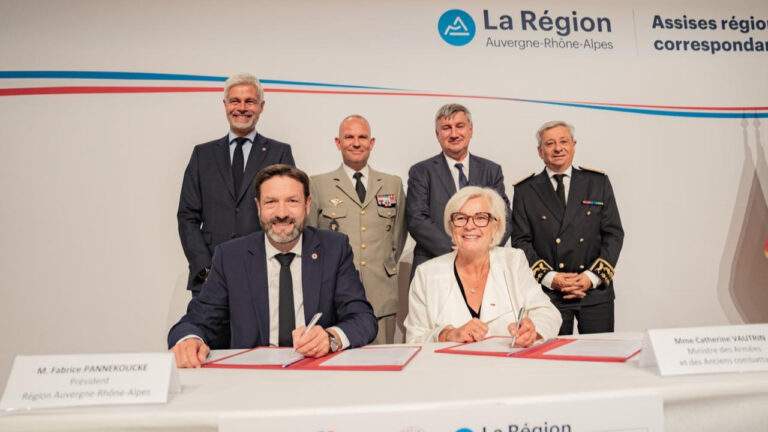 Partenariat renforcé entre la Région Auvergne-Rhône-Alpes et le ministère des Armées.