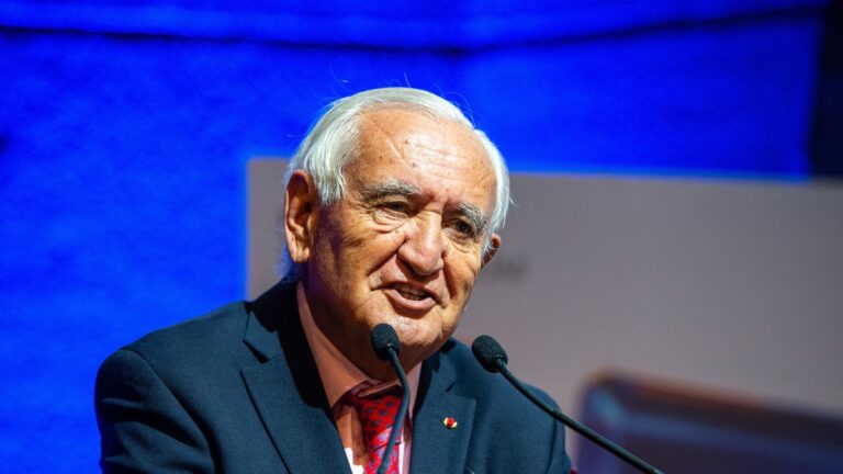 Une enquête ouverte sur l’accident de la voiture de fonction de Jean-Pierre Raffarin