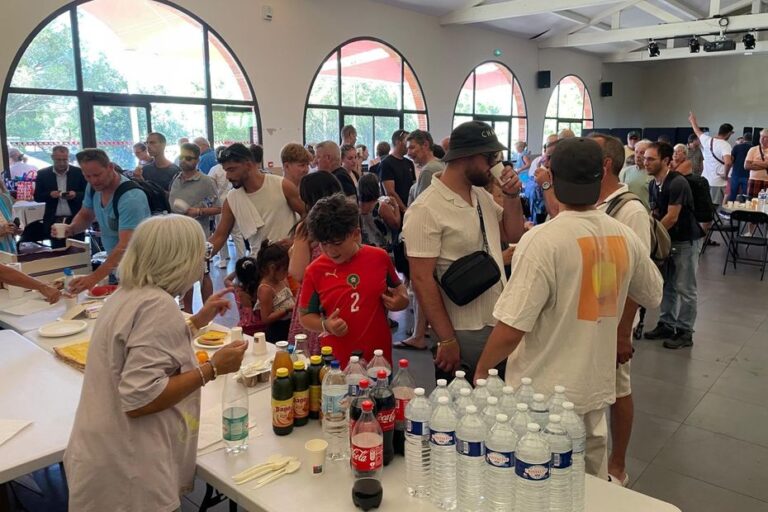 Incendie : des centaines de vacanciers dans l’incertitude après l’évacuation d’urgence.