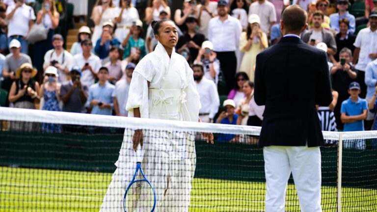 Wimbledon : joueurs et célébrités adoptent le chic britannique lors du tournoi