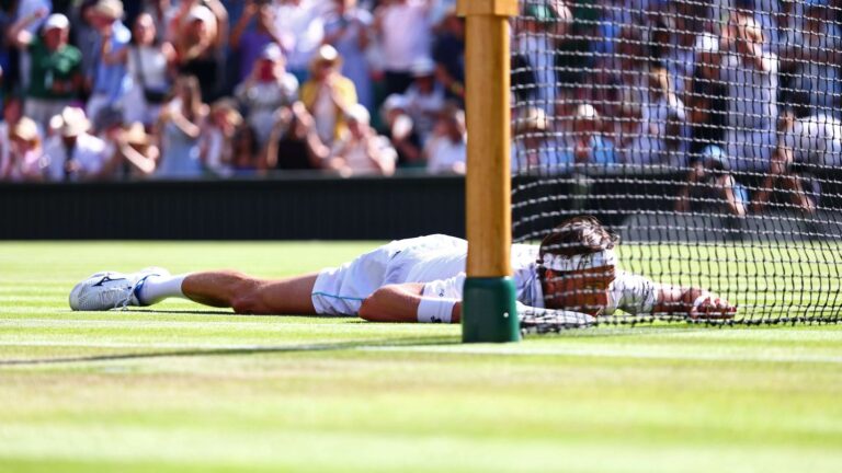 Djokovic élimine Rinderknech, dernier Français en lice, tandis qu’Osaka poursuit son parcours à Wimbledon.