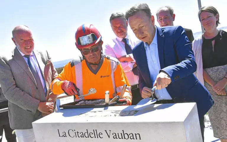 Réhabilitation de la citadelle Vauban à Belle-île-en-Mer : création d’emplois en cours.