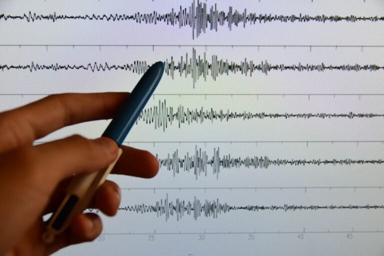 Séisme de magnitude 3,3 ressenti près de la frontière entre la France et la Suisse.