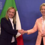Giorgia Meloni modifie sa position face à Bruxelles sur les politiques européennes.