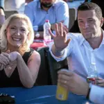 Le Pen et Bardella affichent confiance et amitié avant le jugement imminent.