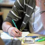 Bac 2026 : l’orthographe toujours critiquée malgré le tour de vis annoncé.